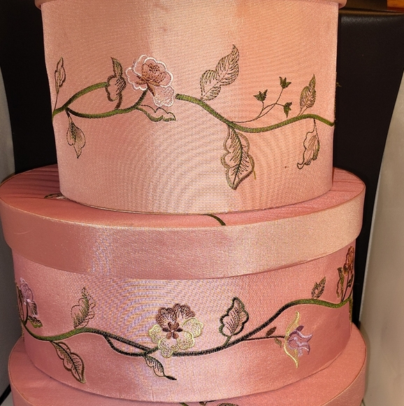 Vintage RARE The Raymond Waits Once Upon A Rose satin covered  hat box set main image 16